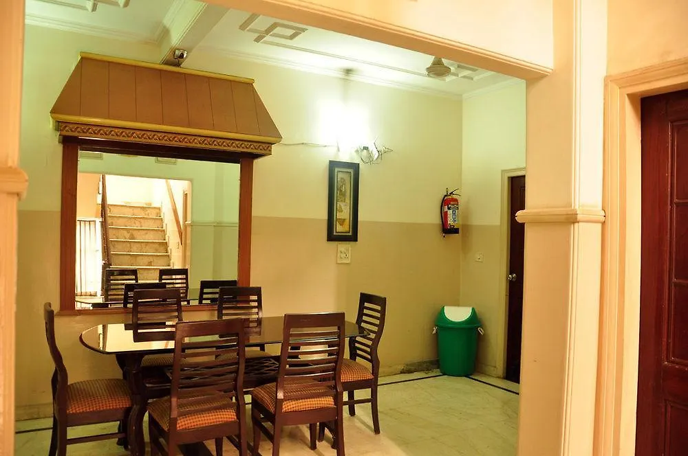 Hotel Oyo 309 The Royal Residency Gurgaon